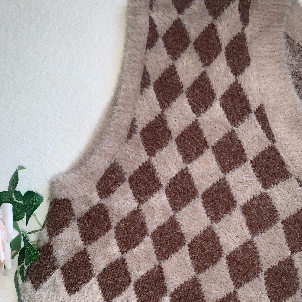 Yet Again Fuzzy Argyle Knit Vest - Picture 7 of 13